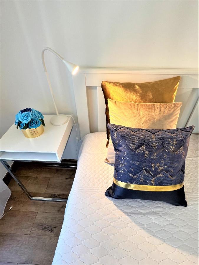 Luxe Central Studio With Pool, Parking & Ac ブダペスト エクステリア 写真